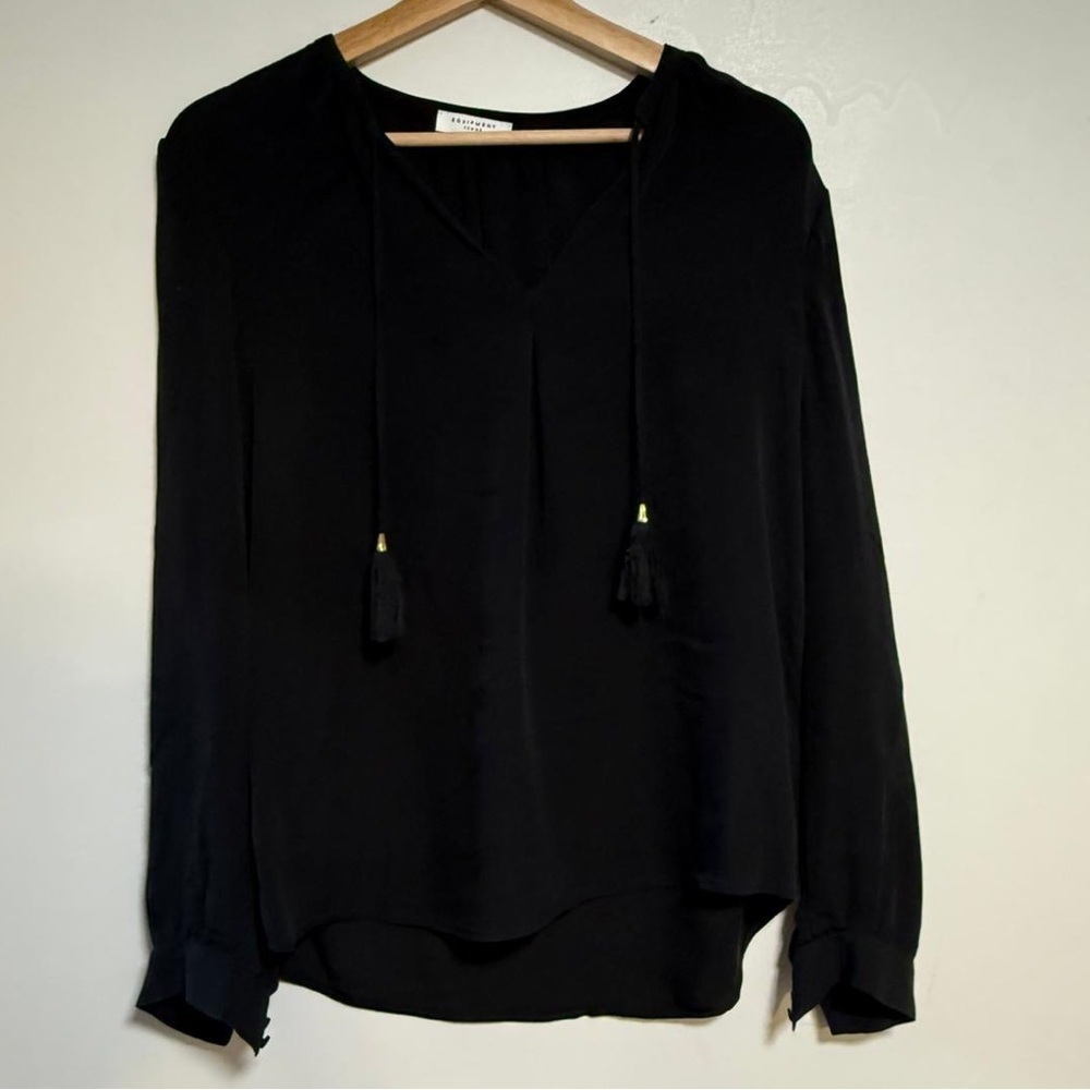 Equipment Femme Black Silk Long Sleeve Tassel Blouse Women’s Size S - Picture 2 of 8